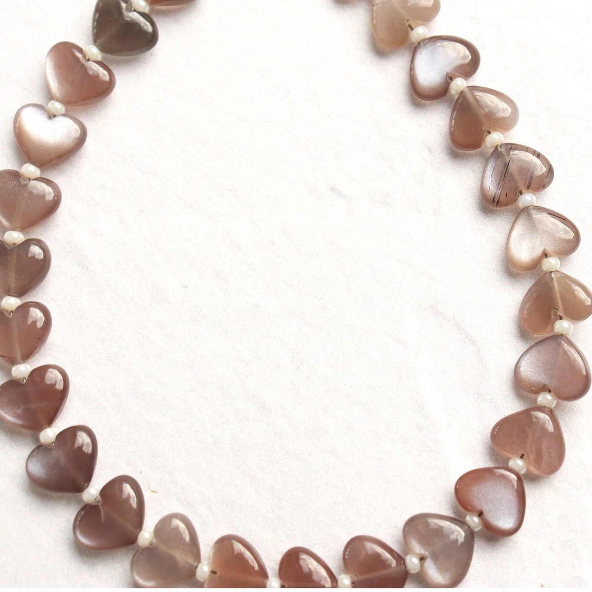 B-953 チョコレートムーンストーン ミニハート(縦穴) | EREN gemstones