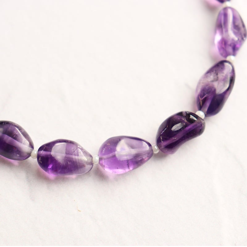 トライアングル　アメジスト　タンブル B-943 バイカラーアメジスト タンブルナゲット半連 | EREN gemstones