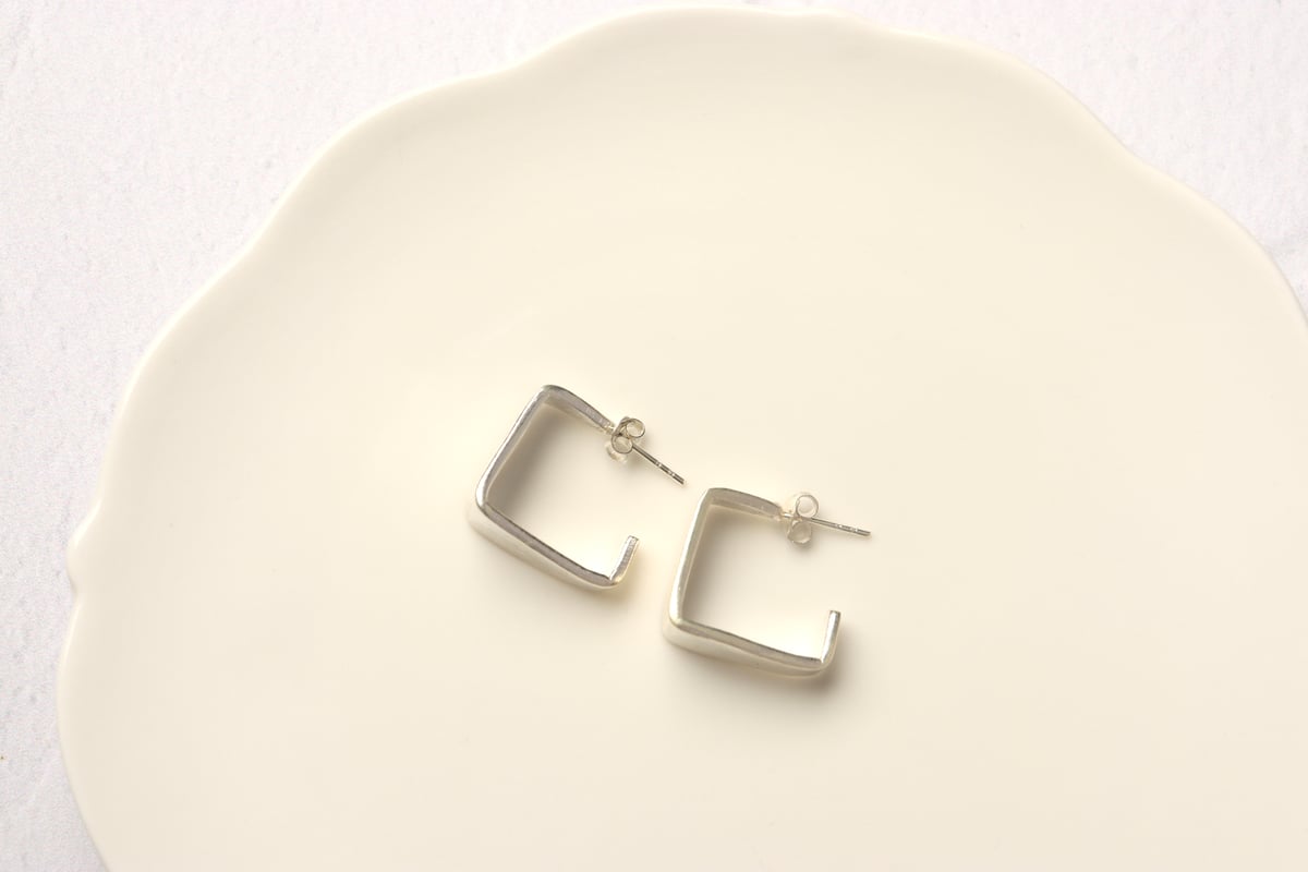 KA-061 カレンシルバー スクエアピアス | EREN gemstonesエレンジェム