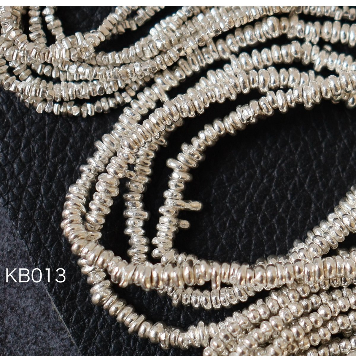 KB-013 カレンシルバー小ビーズM 半連 | EREN gemstonesエレンジェムス