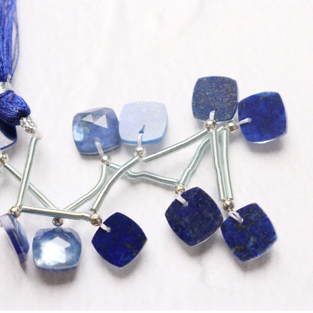 ちり様リクエストご確認用　ラピスラズリ B-884 ラピスラズリ トリプレットスクエア半連4ピース | EREN