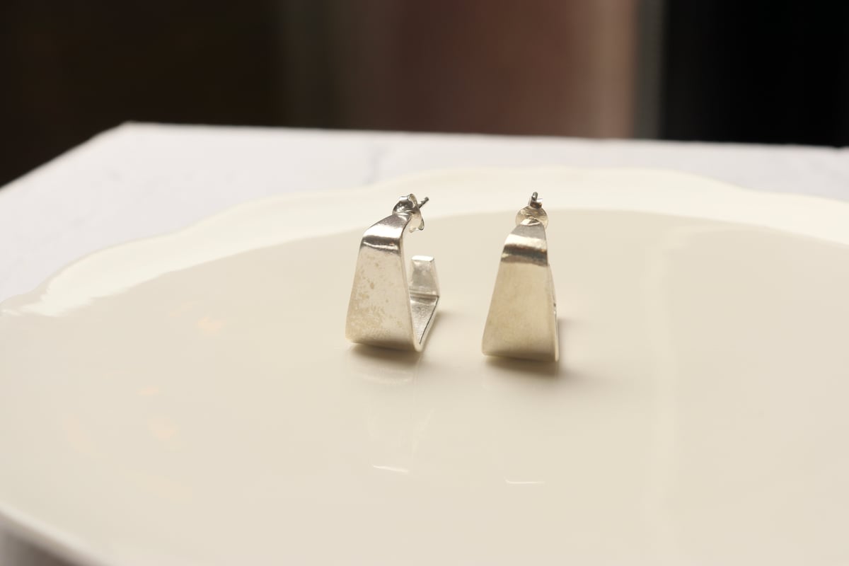 KA-061 カレンシルバー スクエアピアス | EREN gemstonesエレンジェム