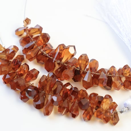 ヘソナイトガーネット | STORES