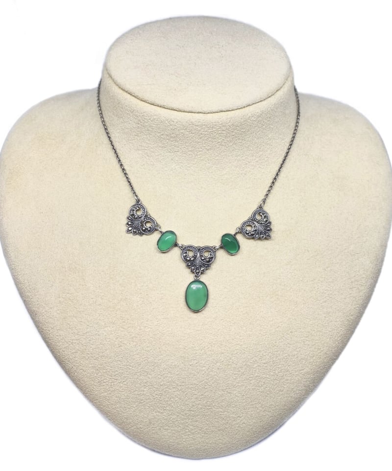 Bernard Instone Greenagate silver necklace | AN