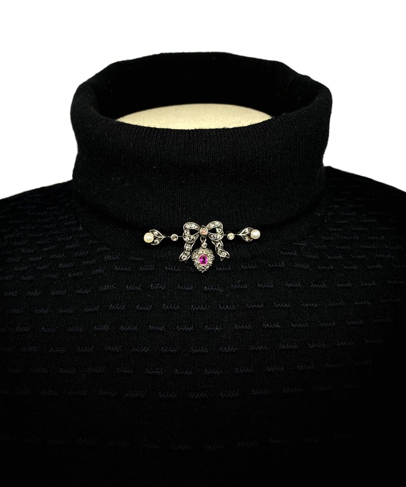 Diamond Ruby bow brooch | ANNIE'S ANTIQUES
