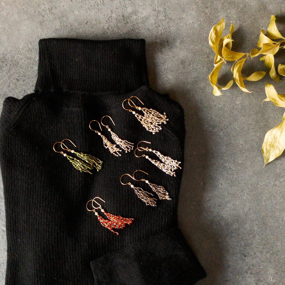 14kgf】赤のシャンデリアピアス 〜 ヴィンテージビーズ ＆ 淡水パール