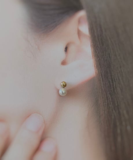【14kgf】大人のツインピアス〜アコヤ真珠&ゴールド