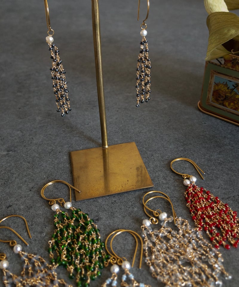 14kgf】赤のシャンデリアピアス 〜 ヴィンテージビーズ ＆ 淡水パール