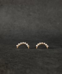 【14kgf】大人のパールピアス 〜 アーチシルエット