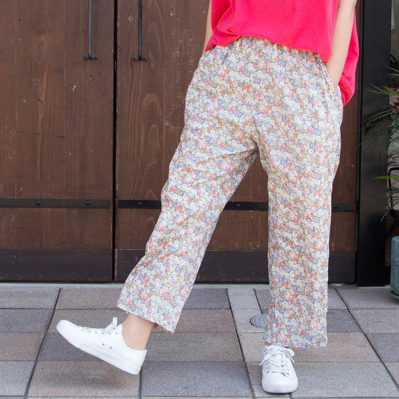 ichi（イチ）250111 フラワープリント パンツ | casual