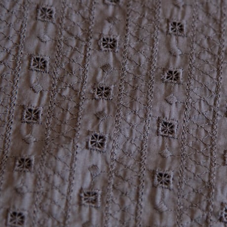 NATURAL LAUNDRY（ナチュラルランドリー）72521C-018　レース刺繍Ｘ天竺　半袖Ｔ