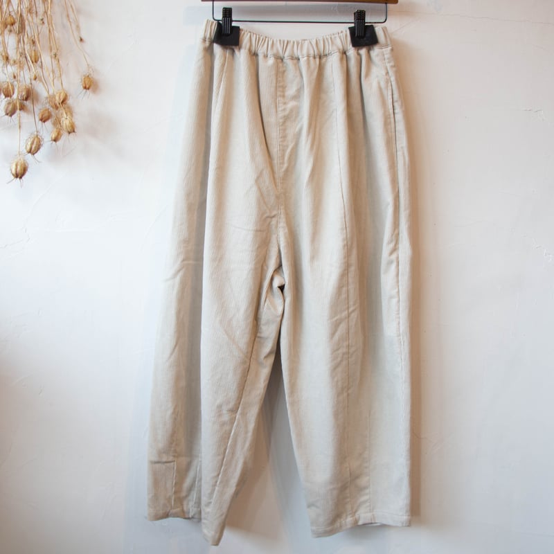 新品タグ付！TANG　太コーデュロイ製品洗い パンツ（グレージュ） TANG!（タング）2325406 コットンコーデュロイパンツ | casual collec