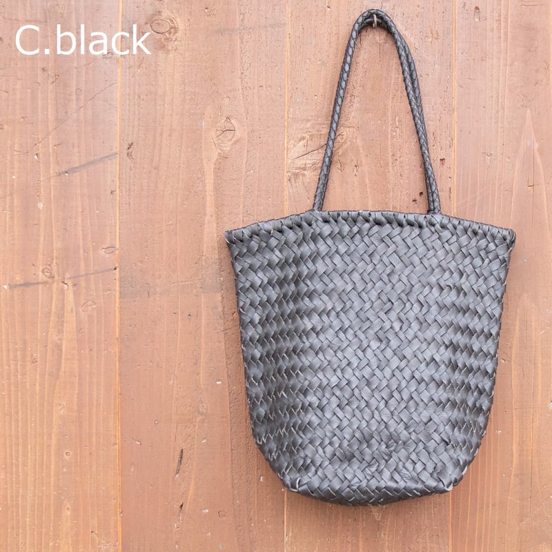 KYUKA キューカ　レザーメッシュトートバッグ　グレージュ KYUKA キューカ レザーメッシュトートバッグ グレージュ KYUCA