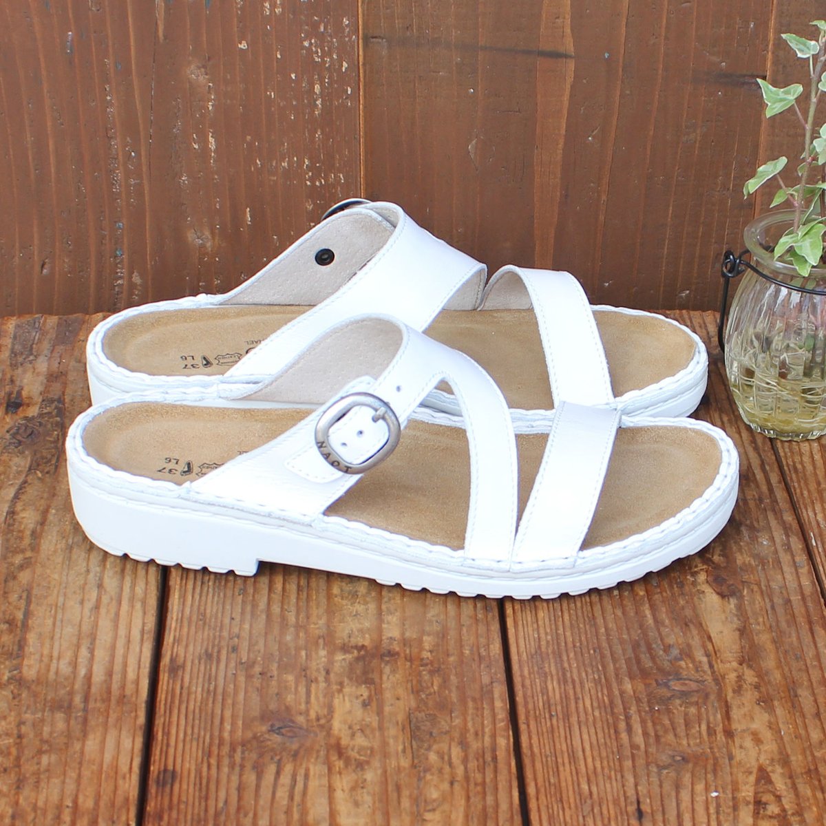 サボテンNAOT ホワイト コンフォートサンダル 37 サボテンNAOT ホワイト コンフォートサンダル 37 NAOT ホワイト