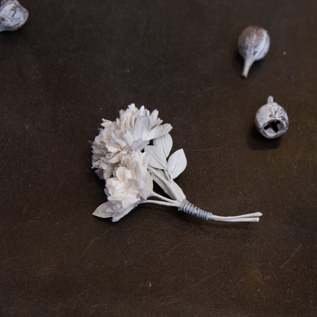 grin（グリン）8241A-004 アトリエ染花 グラデフラワーブローチ