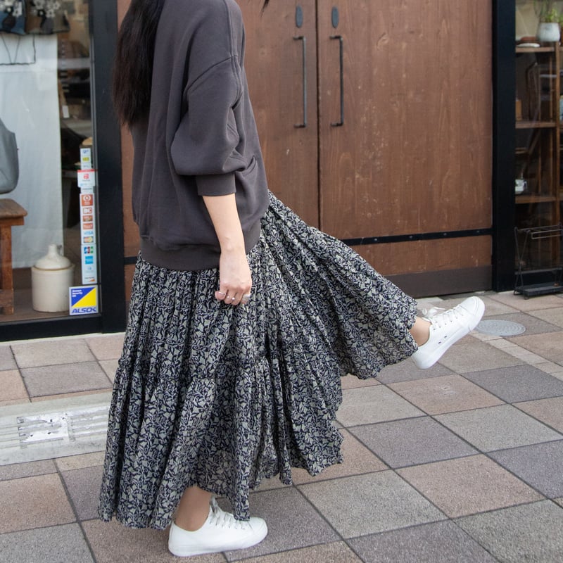 新品 北欧暮らしの道具店 Soi-e ソワ 花柄コットンスカートグレー Soi-e