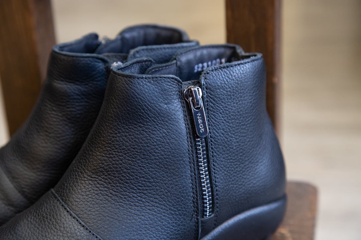 【美品】naot wanaka ショートブーツ ブラック 牛革 シボ 38 秋冬 WANAKA / Soft Black - ラインナップ - NAOT ナオトジャパン