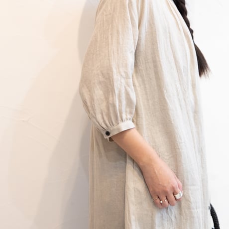 nous vendent houreux (ヌーランドオロー）824121 60リネンバイカラーバンドカラーワンピース