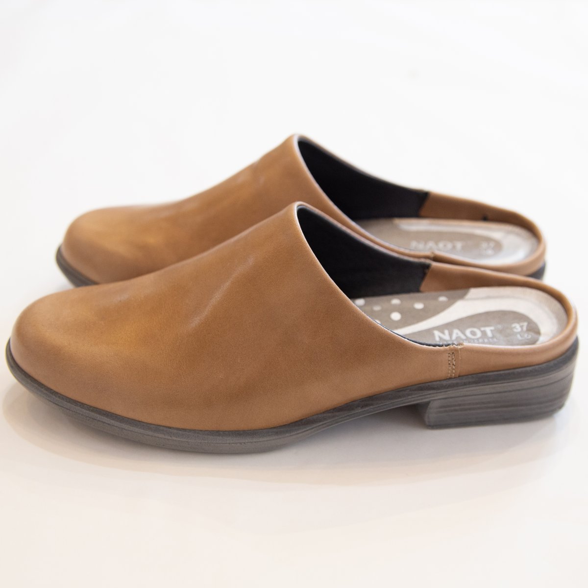 naot ナオト　LODOS 37 NAOT（ナオト）LODOS /tan | casual collection minami