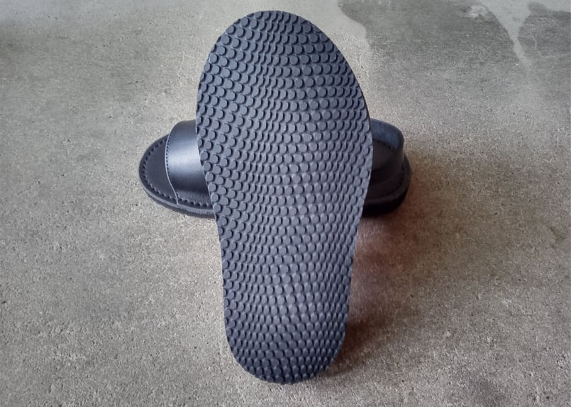 【未使用級】慈雨　センソユニコ　23cm レザーサンダル　黒　ストラップ　821 楽天市場】【39のみ】LUCA GROSSI ルカグロッシ サンダル C437S