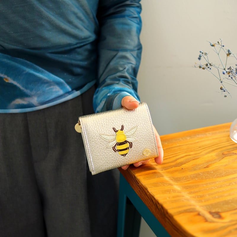 蜂 / 2つ折りミニウォレット/ゴールド ｜アップリケ財布 FIORAIA
