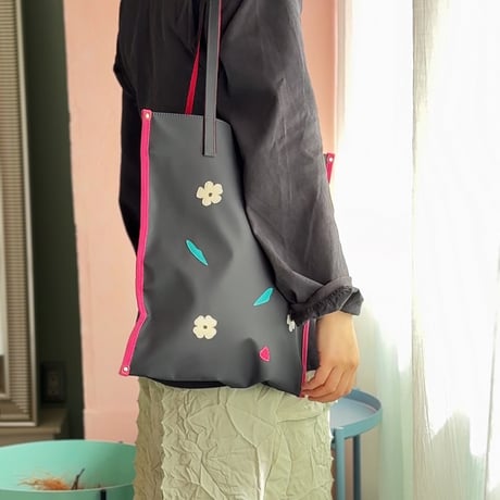 NYLON  tote bag  /  D.GRAY 小さい花
