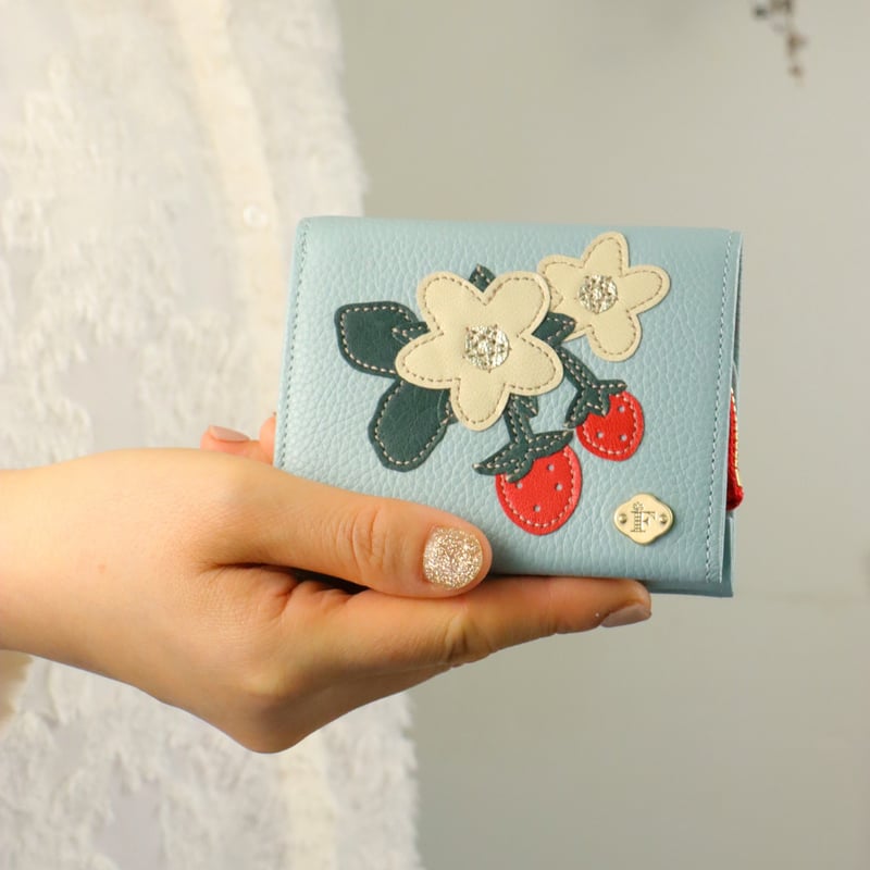 た*ご様 イチゴプリント 二つ折り財布 70726f647563742f696d672f333936