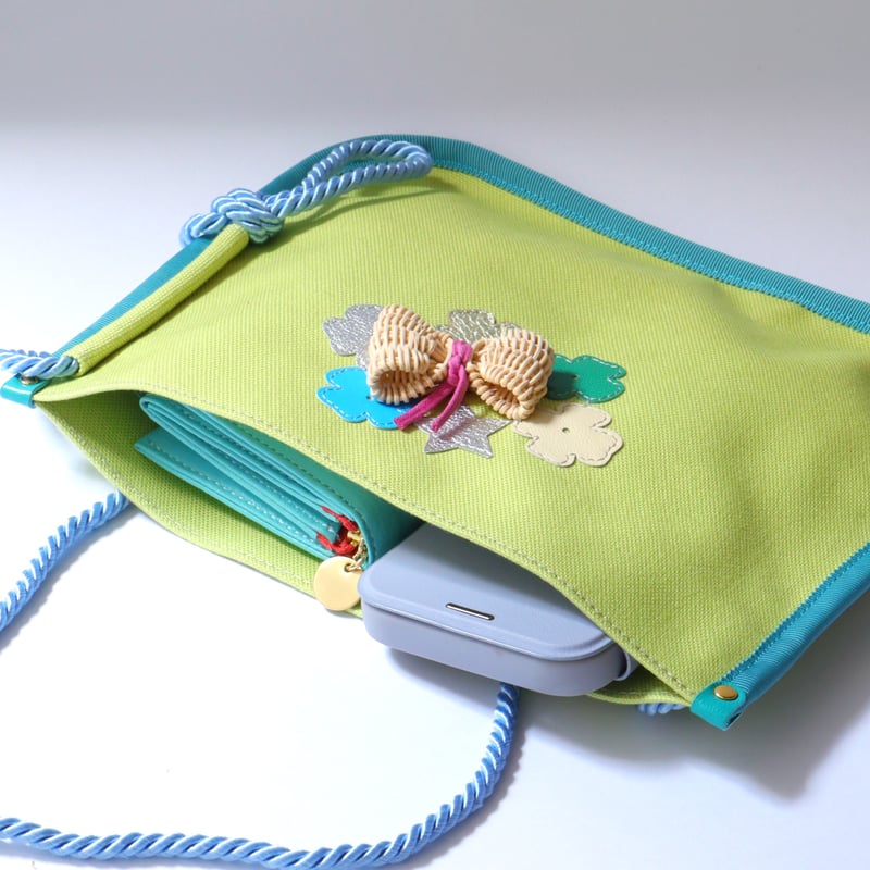 YOSHIKO × FIORAIA / サコッシュ / グレージュ | FIORAIAフ