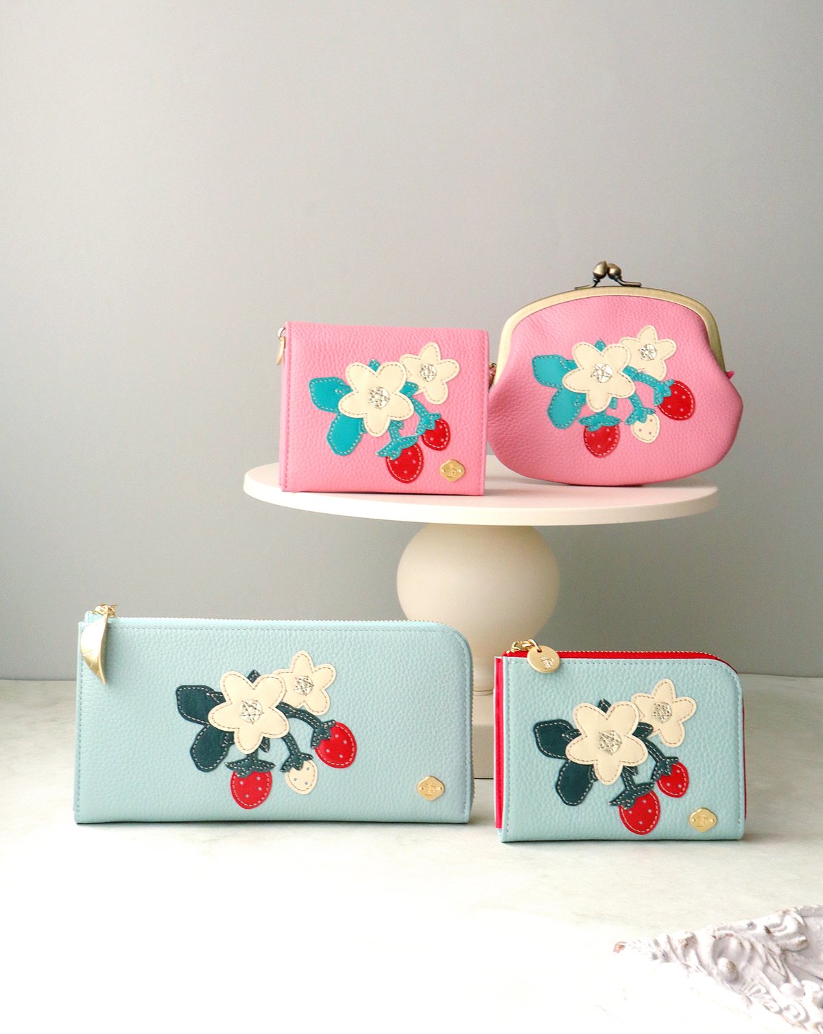 イチゴ / 2つ折りミニウォレット/ 各色｜アップリケ財布