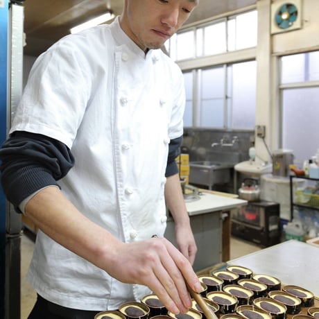 玉川屋　くろがね焼（８個入り）