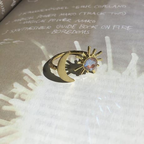 Sunshine moon Gold ring