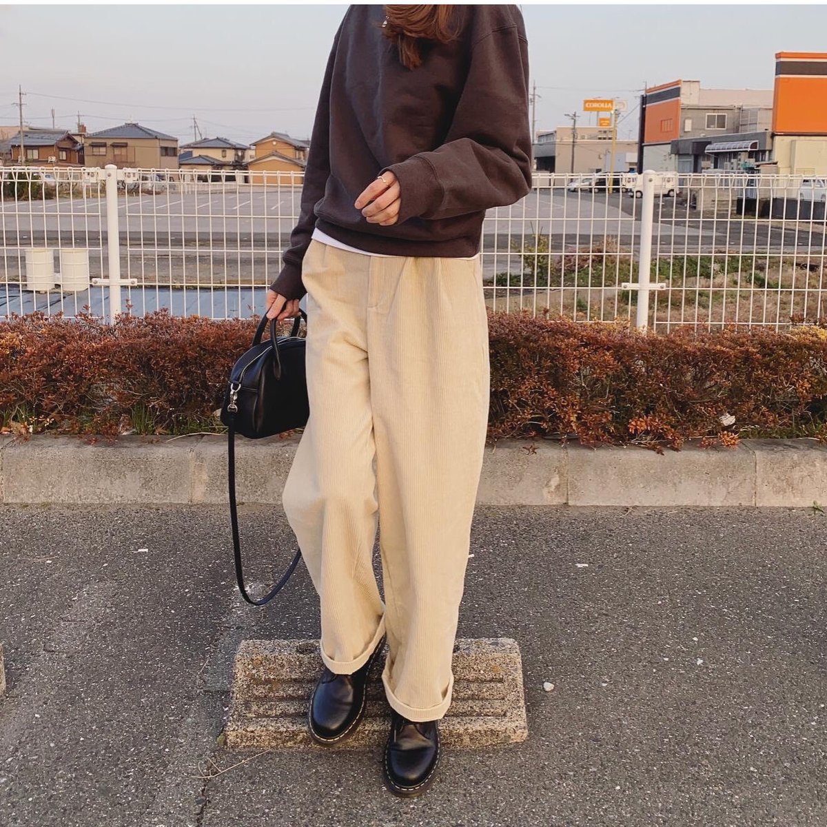 タック入りコーデュロイパンツ | s t k .