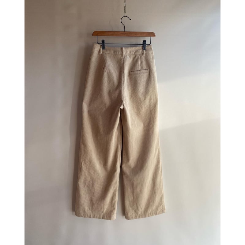 two-tuck corduroy pants | s t k .