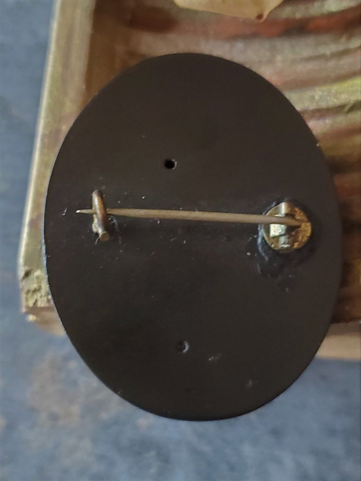 女性の横顔のエボナイトブローチ アンティーク品 | アンティーク