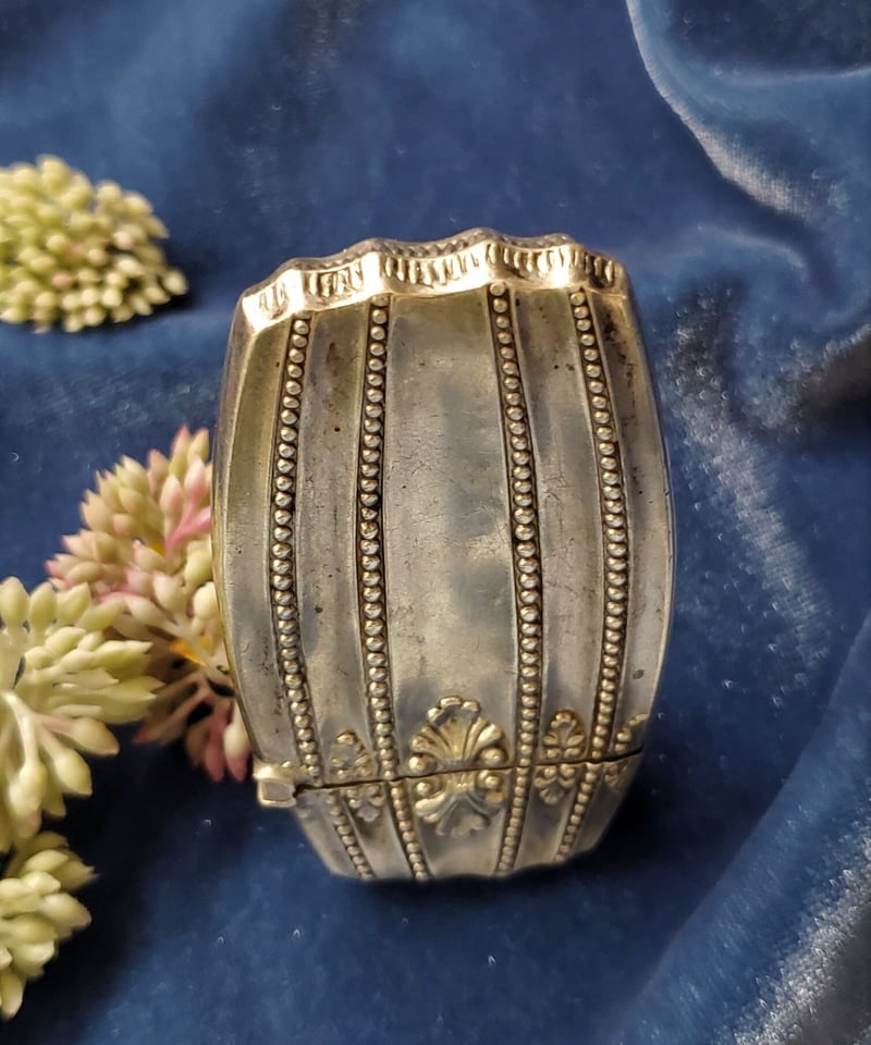 英国アンティーク　ヴェスタケース　純銀シルバー 英国アンティーク ヴェスタケース マッチ箱 喫煙具 シルバー