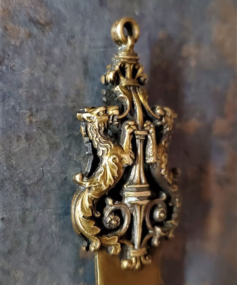 グリフォンのレターオープナー アンティーク品 | アンティーク