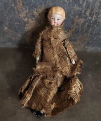 アンティークドール／緑ベルベットドレス アンティークドール／緑ベルベットドレス