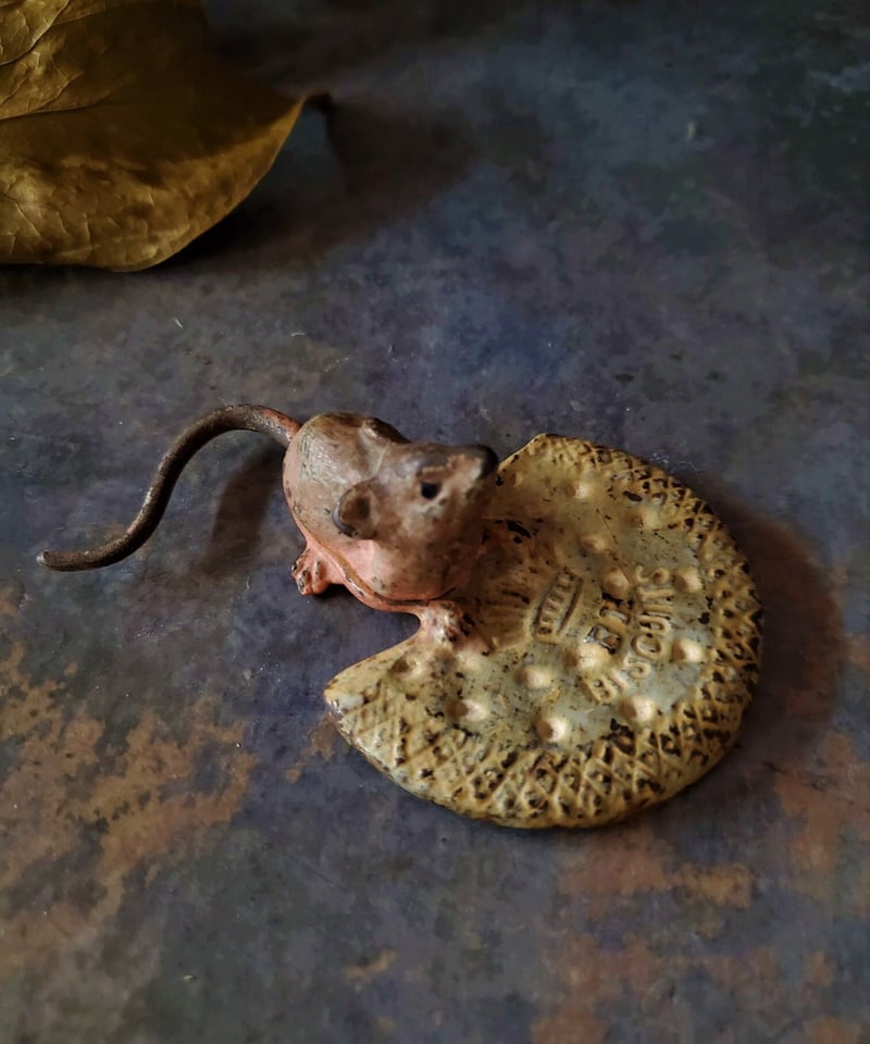 ネズミとビスケットのペーパーウェイト アンティーク品 | アンティーク