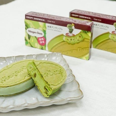 【9648】抹茶(まっちゃ)をたっぷり楽(たの)しむことができるデザート(dessert)！クリスピーサンド(Crispy Sandwich)「抹茶(まっちゃ)アンサンブル」