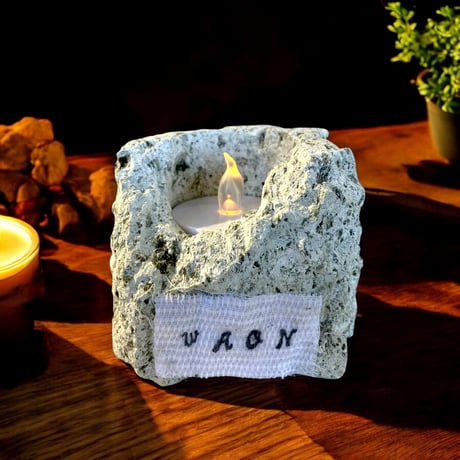 鹿沼大谷石　塔　工芸品　オブジェ　インテリア　和風　置物 鹿沼大谷石 塔 工芸品 オブジェ インテリア 和風 置物