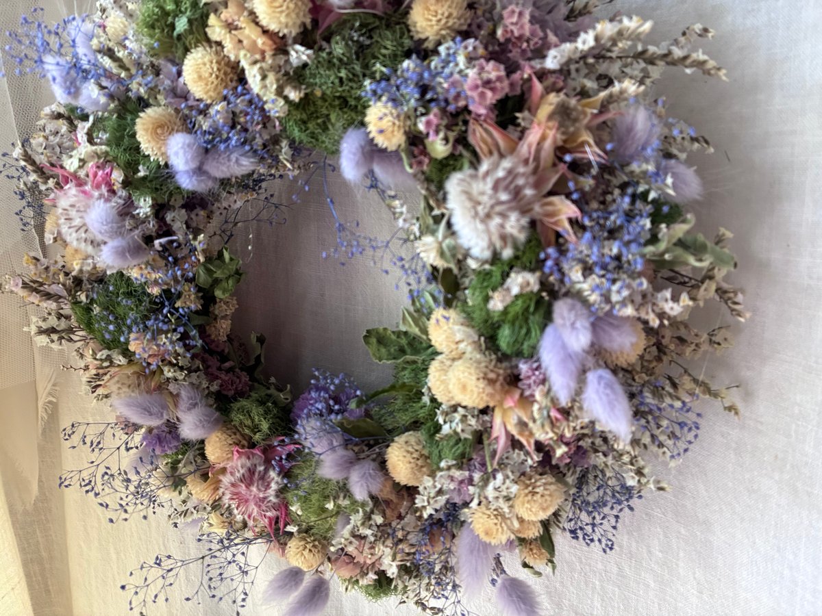 スモークツリーとラベンダー、ラグラスの青いリース スモークツリーとラベンダー、ラグラスの青いリース ラグラスのリース