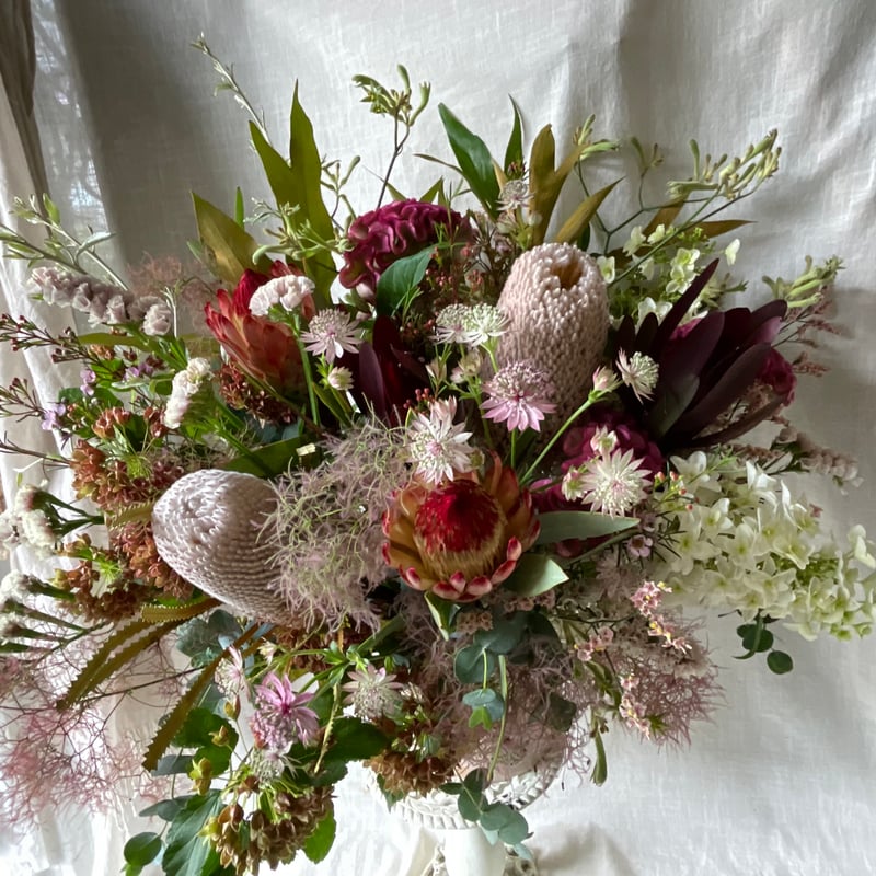 宅配でのお届けフラワーアレンジメント🧺＊*10000yan | casico STORE