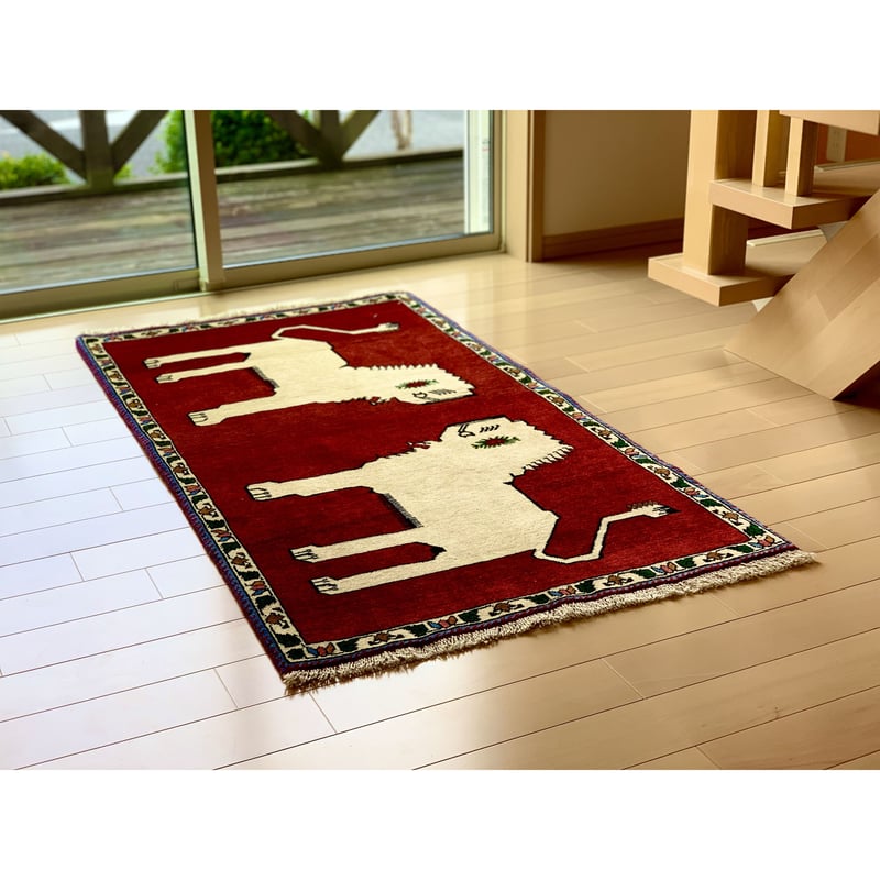 ビィンテージラグ 138cm x 91cm カラエナウ産 ビィンテージラグ 138cm x 91cm カラエナウ産 ビィンテージラグ