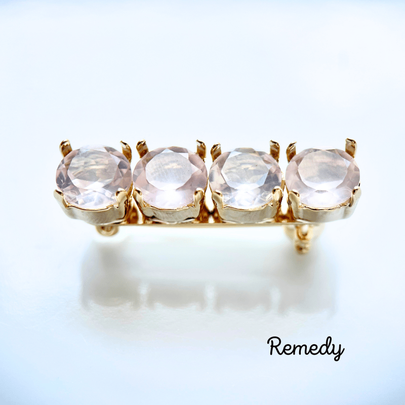 ローズクォーツのジュエリーブローチ | Remedyオンラインストア l 