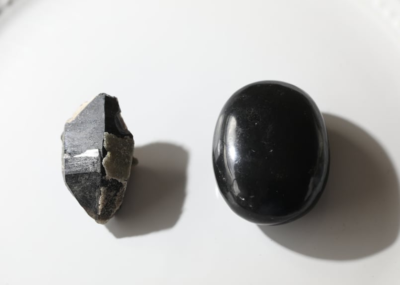 魔除け】ブラックトルマリン 握り石＆モリオン 原石の結界セットC