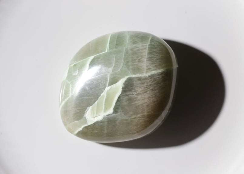 ガーニエライト 大きな握り石 【やすらぎ】 | Y.S.Y24