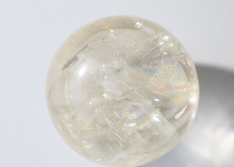 神が宿る石】虹入り ハイクオリティゴールデンカルサイト スフィア 木