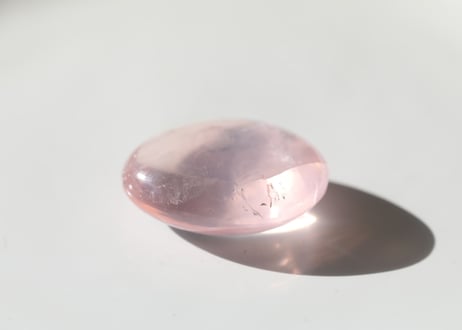 スーパークオリティ 虹入り ローズクォーツ　【DREAM】
