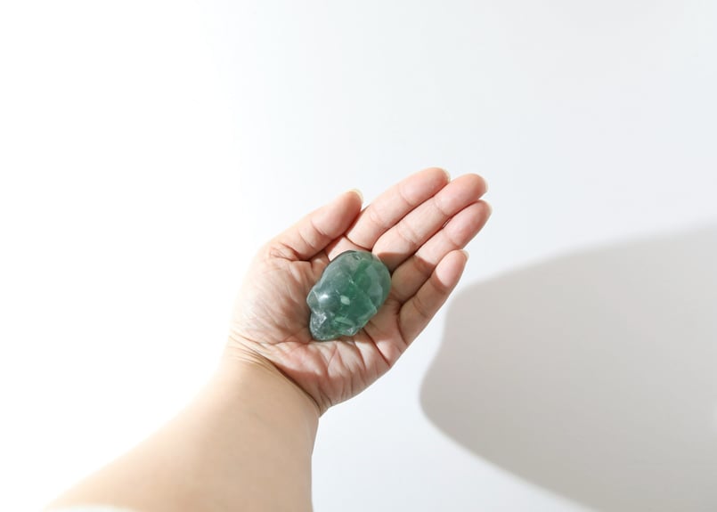 グリーン　フローライト　スカル　モチーフ 聖なる閃き】グリーンフローライト スカル | Y.S.Y24