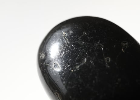 【体へ愛をこめて】ブラックトルマリン 握り石